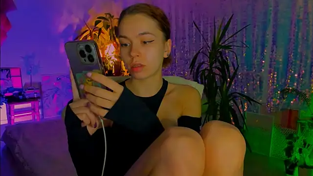 Snapshot of poli__ chatting on 19, 11, 2025 poli online show from 19, 11, 2025