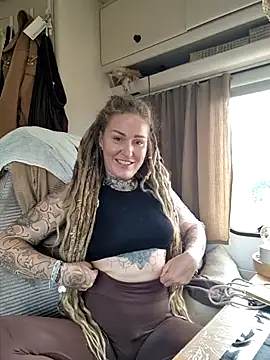 Snapshot of Mira-Grey89 chatting on 10, 5, 2026 Mira-Grey89 online show from 10, 5, 2026