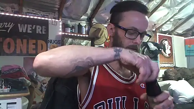 Snapshot of CloudDadddyyy420 chatting on 8, 2, 2025 CloudDadddyyy420 online show from 8, 2, 2025