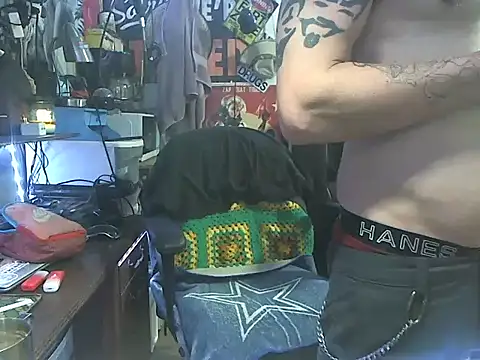 Snapshot of CloudDadddyyy420 chatting on 23, 9, 2025 CloudDadddyyy420 online show from 23, 9, 2025