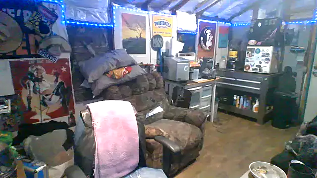 Snapshot of CloudDadddyyy420 chatting on 11, 10, 2025 CloudDadddyyy420 online show from 11, 10, 2025