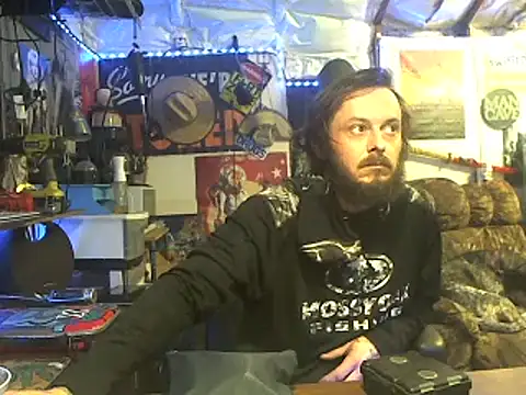 Snapshot of CloudDadddyyy420 chatting on 17, 10, 2025 CloudDadddyyy420 online show from 17, 10, 2025