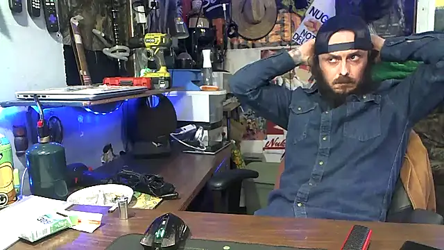 Snapshot of CloudDadddyyy420 chatting on 18, 10, 2025 CloudDadddyyy420 online show from 18, 10, 2025