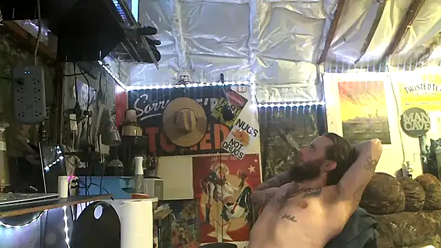 Snapshot of CloudDadddyyy420 chatting on 21, 10, 2025 CloudDadddyyy420 online show from 21, 10, 2025