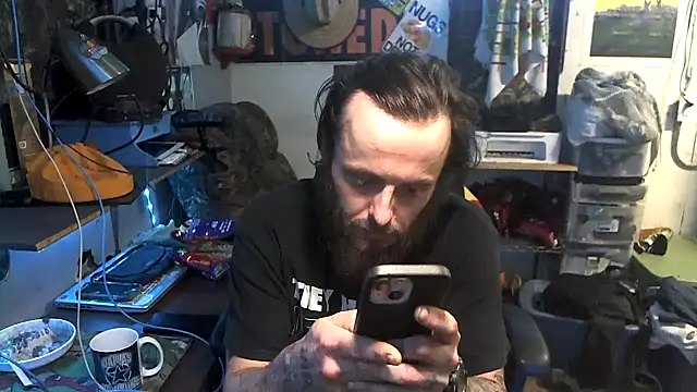 Snapshot of CloudDadddyyy420 chatting on 22, 11, 2025 CloudDadddyyy420 online show from 22, 11, 2025