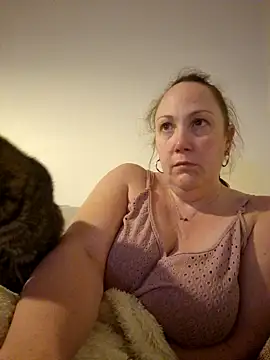 Wisie Cutie online show from 5, 3, 2025