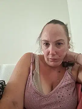 Wisie Cutie online show from 8, 9, 2025