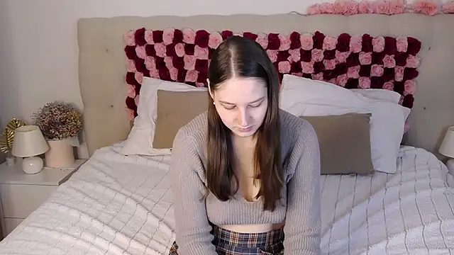 MollyBrams online show from 6, 4, 2026