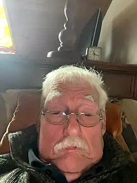 Snapshot of Steffibi1954 chatting on 2, 11, 2025 Steffibi1954 online show from 2, 11, 2025