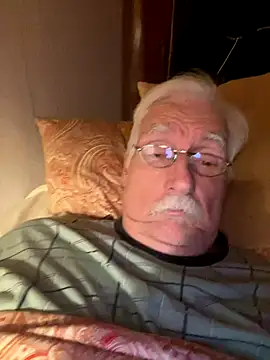 Snapshot of Steffibi1954 chatting on 11, 11, 2025 Steffibi1954 online show from 11, 11, 2025