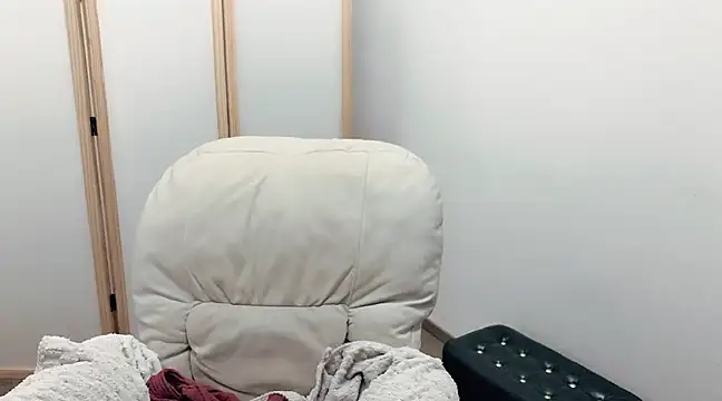 Snapshot of Jeanie_Tiya chatting on 2, 3, 2025 Jeanie Tiya online show from 2, 3, 2025