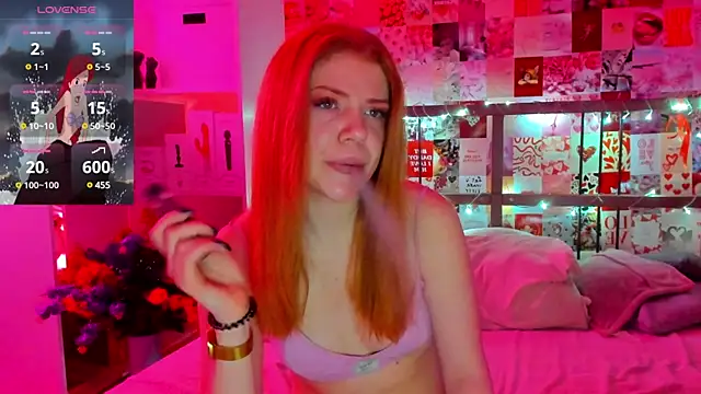 Snapshot of DiWalton chatting on 1, 2, 2025 DiWalton online show from 1, 2, 2025