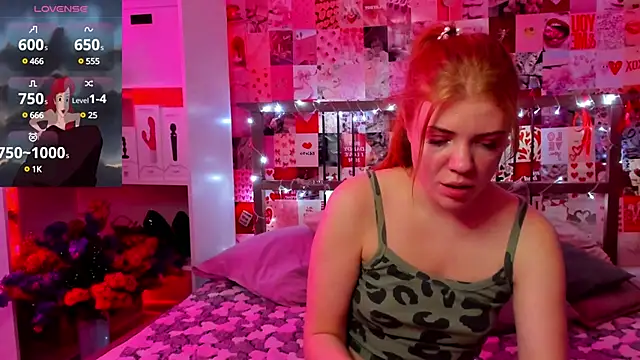 Snapshot of DiWalton chatting on 28, 2, 2025 DiWalton online show from 28, 2, 2025