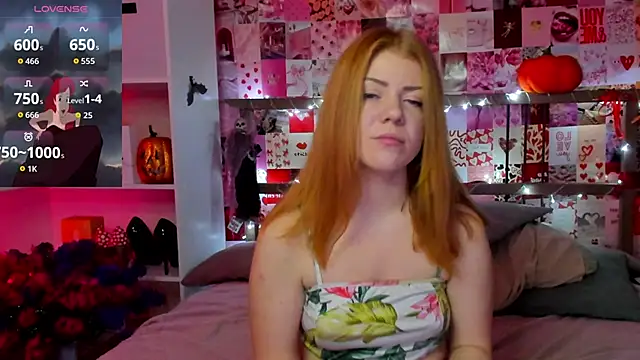 Snapshot of DiWalton chatting on 4, 11, 2025 DiWalton online show from 4, 11, 2025