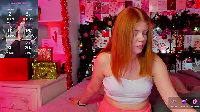 Snapshot of DiWalton chatting on 14, 12, 2025 DiWalton online show from 14, 12, 2025