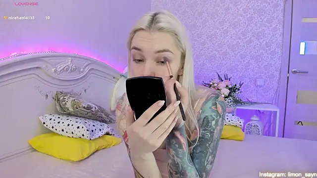 LillyMoure  online show from 9, 3, 2025