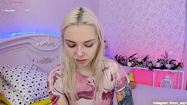 LillyMoure  online show from 12, 3, 2025