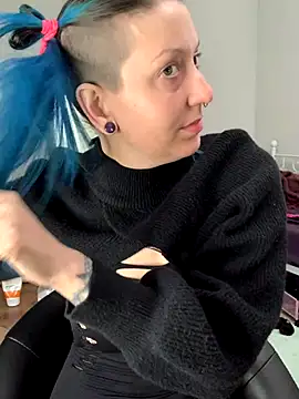 Snapshot of MissCumberdale chatting on 14, 12, 2025 MissCumberdale online show from 14, 12, 2025