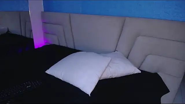 Snapshot of Miss_Loise chatting on 7, 10, 2025 Miss Loise online show from 7, 10, 2025