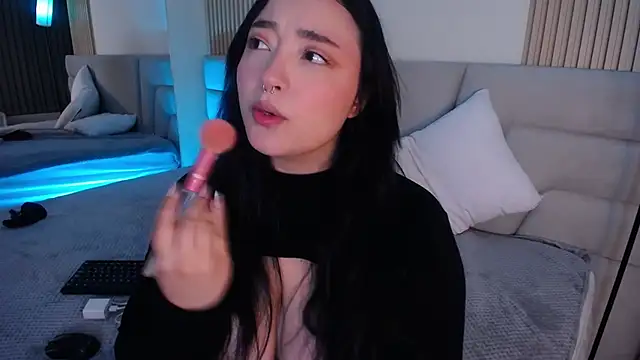 Snapshot of Miss_Loise chatting on 5, 12, 2025 Miss Loise online show from 5, 12, 2025