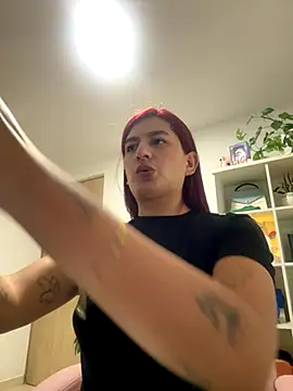 Snapshot of ari_artis chatting on 22, 11, 2025 ari artis online show from 22, 11, 2025