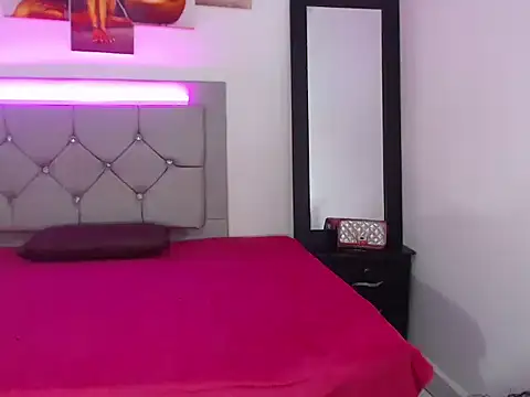 sofia collenx online show from 6, 2, 2026