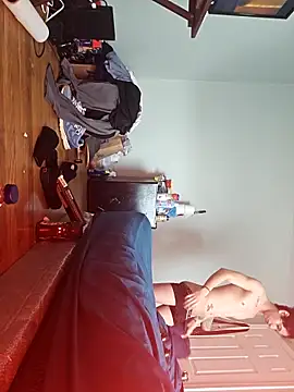 Snapshot of LiverandBrat77 chatting on 19, 2, 2025 LiverandBrat77 online show from 19, 2, 2025