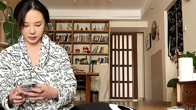 Snapshot of grandeeney chatting on 3, 11, 2025 grandeeney online show from 3, 11, 2025