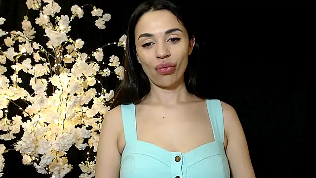 Snapshot of Mika_Gold chatting on 7, 12, 2024 Mika Gold online show from 7, 12, 2024