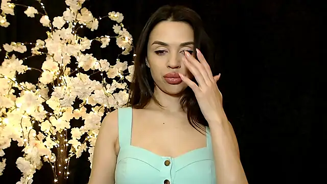 Snapshot of Mika_Gold chatting on 9, 12, 2024 Mika Gold online show from 9, 12, 2024