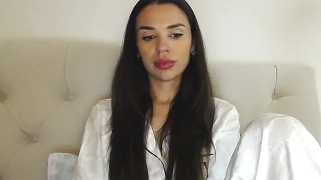 Snapshot of Mika_Gold chatting on 8, 9, 2025 Mika Gold online show from 8, 9, 2025