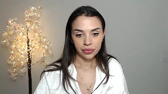 Snapshot of Mika_Gold chatting on 1, 10, 2025 Mika Gold online show from 1, 10, 2025