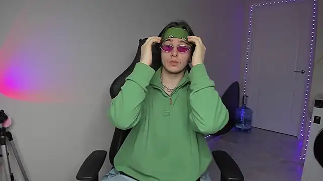 Vincent Strong online show from 3, 12, 2024