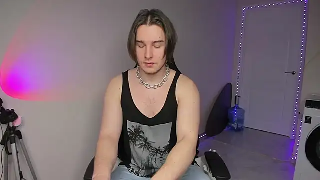 Vincent Strong online show from 6, 12, 2024