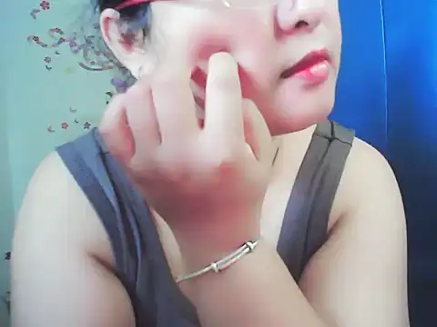 Snapshot of xiaorou-z chatting on 11, 10, 2025 xiaorou-z online show from 11, 10, 2025