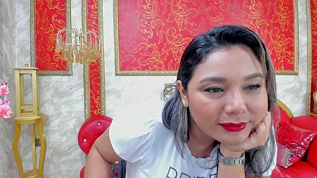 Snapshot of Myhottie_Milf chatting on 28, 12, 2024 Myhottie Milf online show from 28, 12, 2024