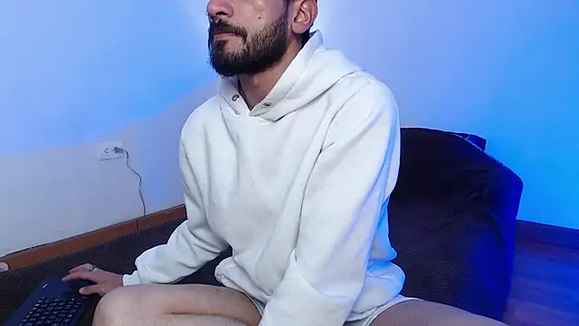 Snapshot of Andres_ramsey chatting on 14, 12, 2025 Andres ramsey online show from 14, 12, 2025