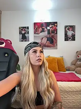 zafiro mo0n online show from 29, 1, 2025