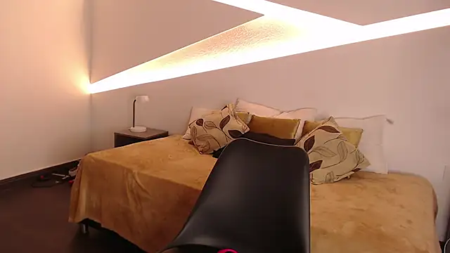 hot little bunny online show from 24, 1, 2025