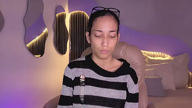 hot little bunny online show from 9, 2, 2026