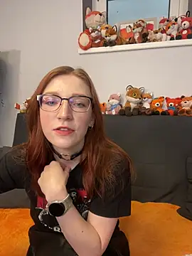 FinaFoxy online show from 6, 7, 2026
