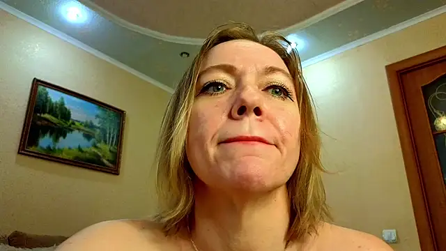 YourQueenX online show from 11, 6, 2026