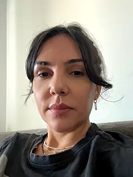 Snapshot of TaniaAmore chatting on 13, 10, 2025 TaniaAmore online show from 13, 10, 2025
