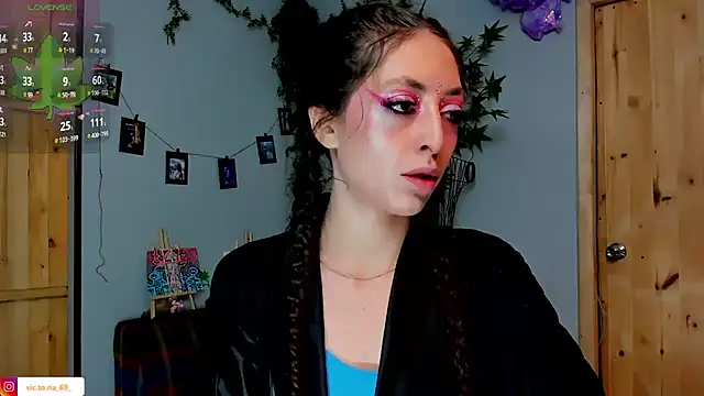 Snapshot of VickyJackson_ chatting on 7, 1, 2026 VickyJackson online show from 7, 1, 2026