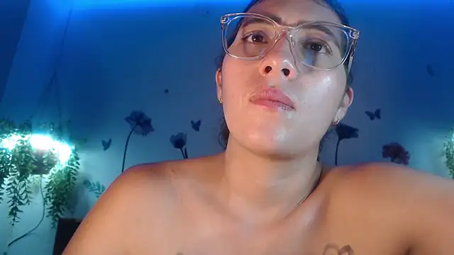 DaMikaela  online show from 11, 3, 2025