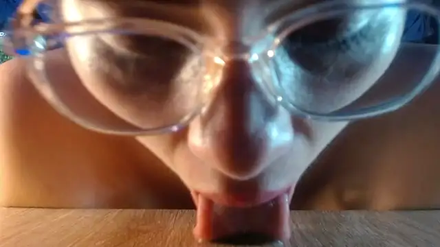 DaMikaela  online show from 19, 10, 2025