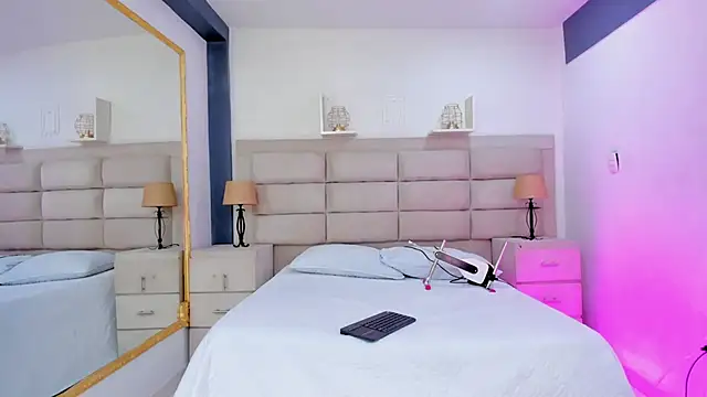 Snapshot of CinthiaCollins chatting on 25, 11, 2025 CinthiaCollins online show from 25, 11, 2025