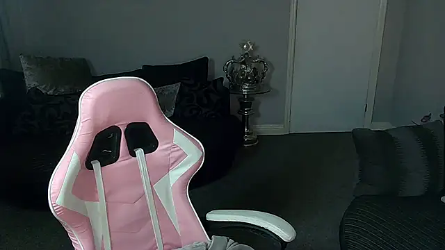 Red firesquirt online show from 3, 2, 2025