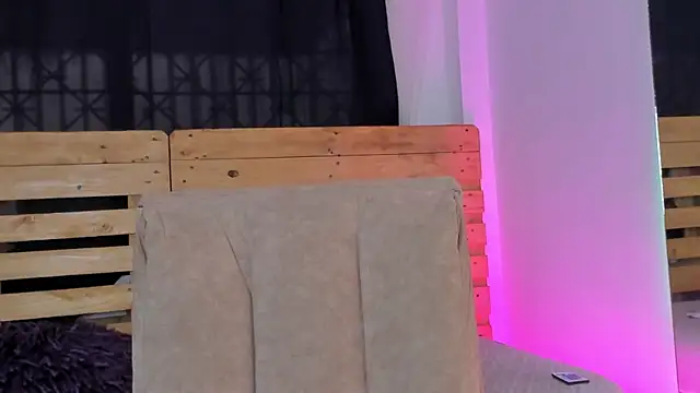 Snapshot of shantal_rosse1 chatting on 11, 3, 2025 shantal rosse1 online show from 11, 3, 2025