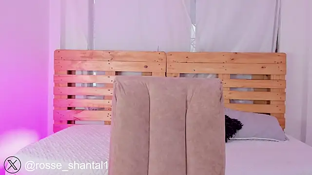 Snapshot of shantal_rosse1 chatting on 24, 9, 2025 shantal rosse1 online show from 24, 9, 2025